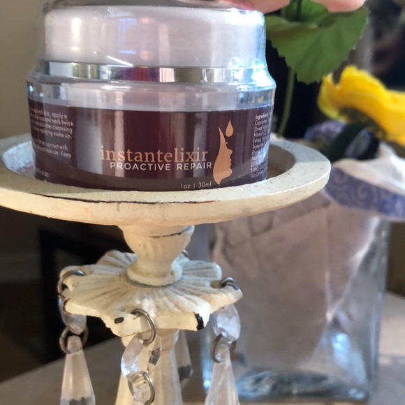 Skin care - Picture 1 of 6